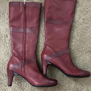 Burgundy Tsubo boots size 7